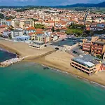 アパート Casa Velia 78mq A 30 Metri Dal Mare Di